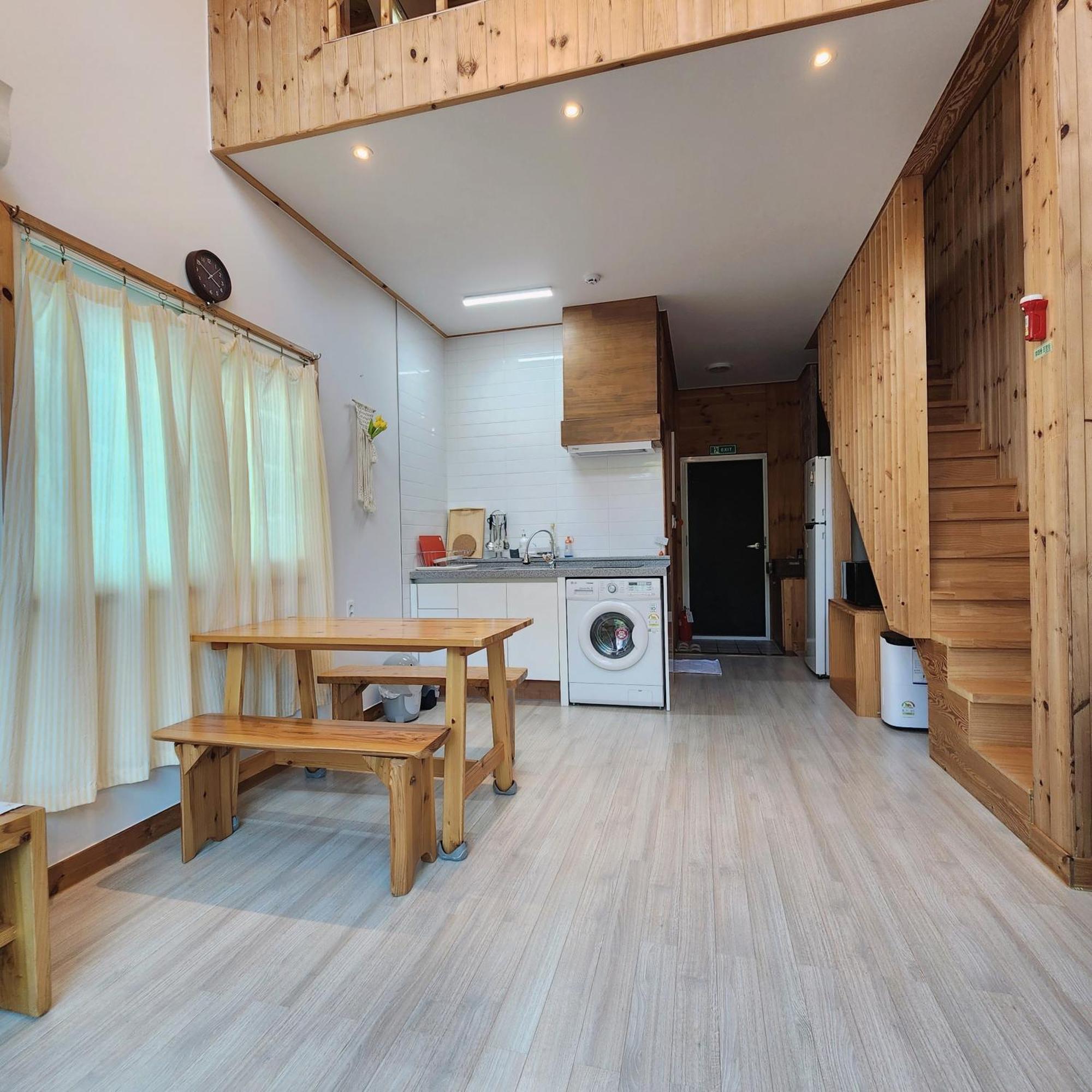 Jeju 542 Pension 西归浦市 外观 照片